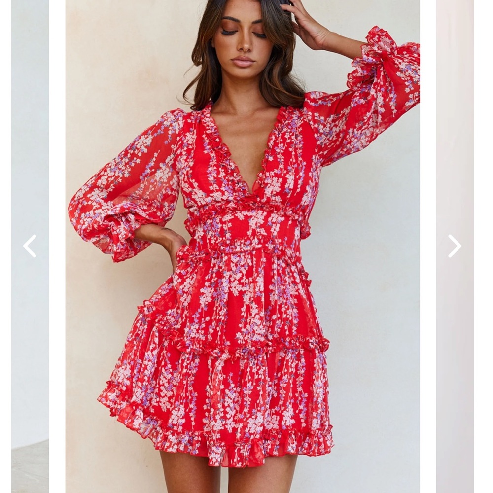 Selfie Leslie red floral dress ♥️